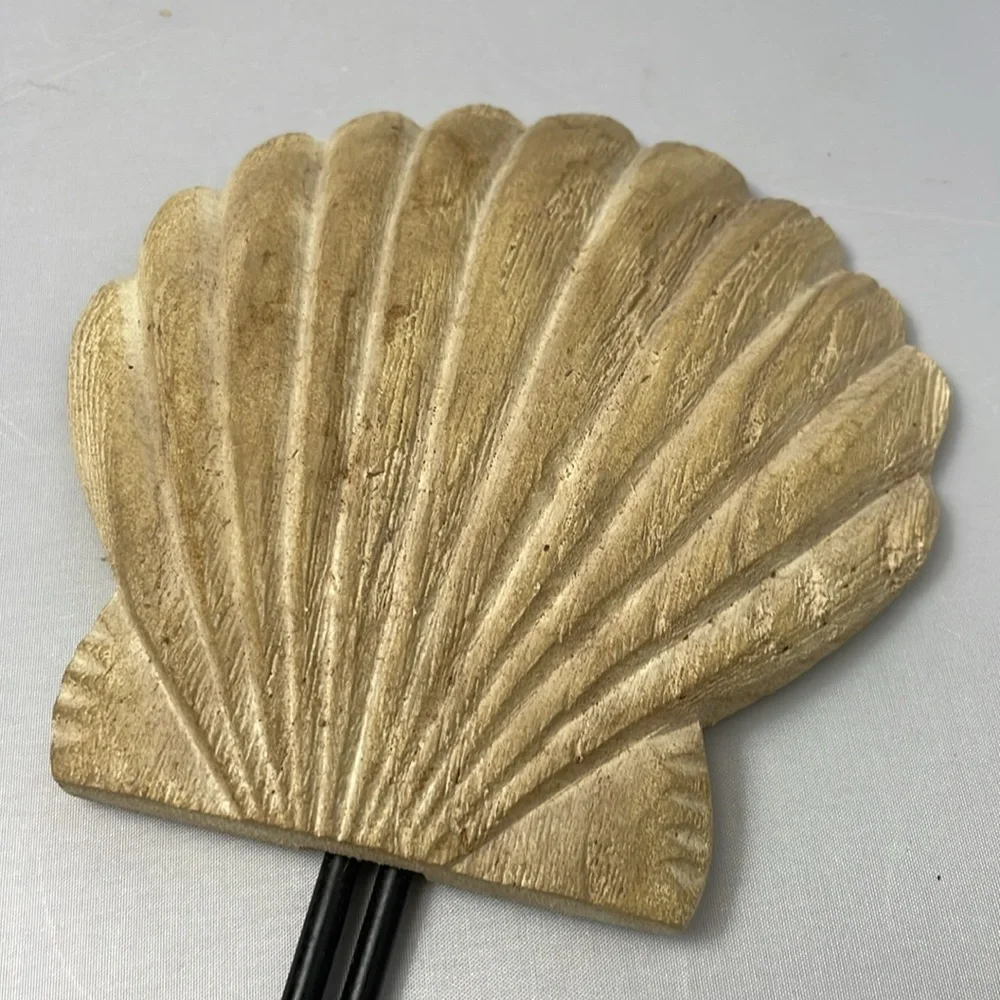 Carved Wood Shell Double Wall Hook in Coastal‎ Theme